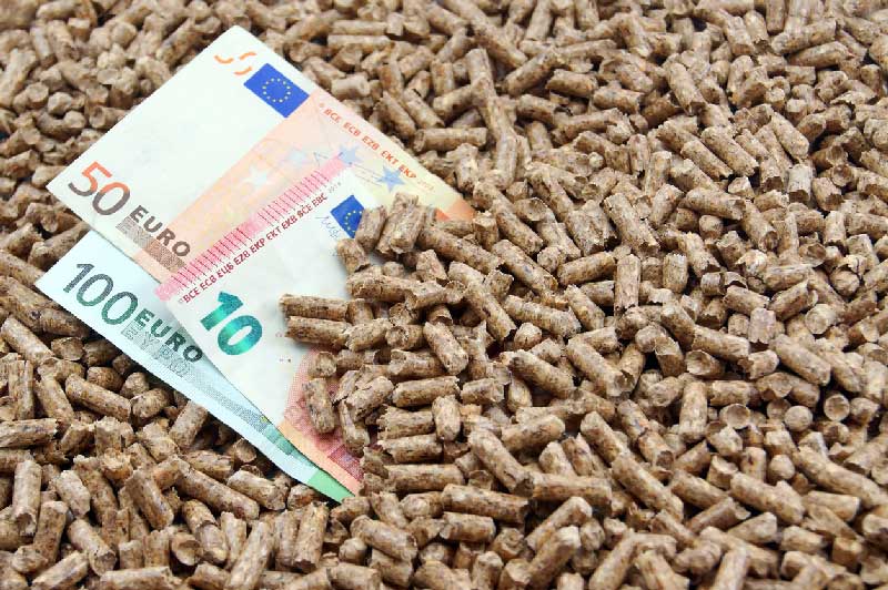 De energiebesparingen met elektrische verwarming en pellets